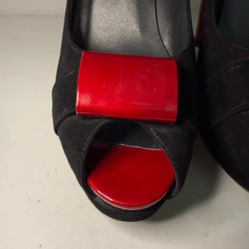 STUART WEITZMAN Puente Black Suede Red Leather Peep-Toe Platform Heels Size 9.5
